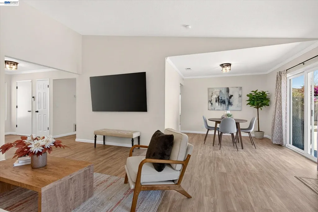 295 Iris Road Hercules CA 94547