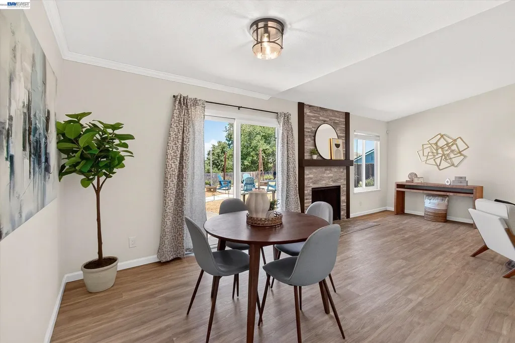295 Iris Road Hercules CA 94547