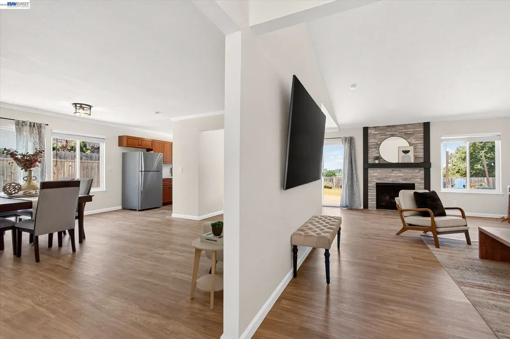 295 Iris Road Hercules CA 94547