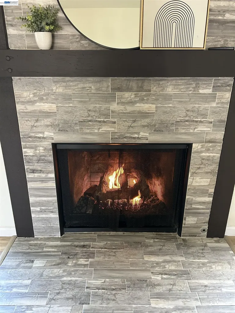 295 Iris Road Hercules CA 94547