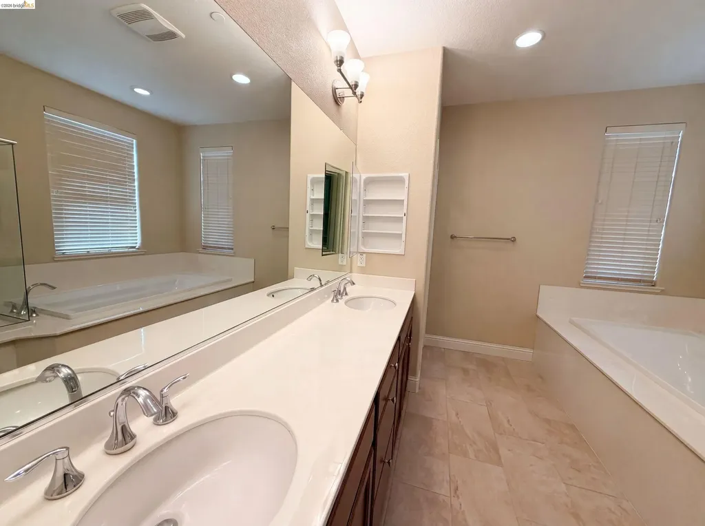 3087 Vittoria Loop Dublin CA 94568