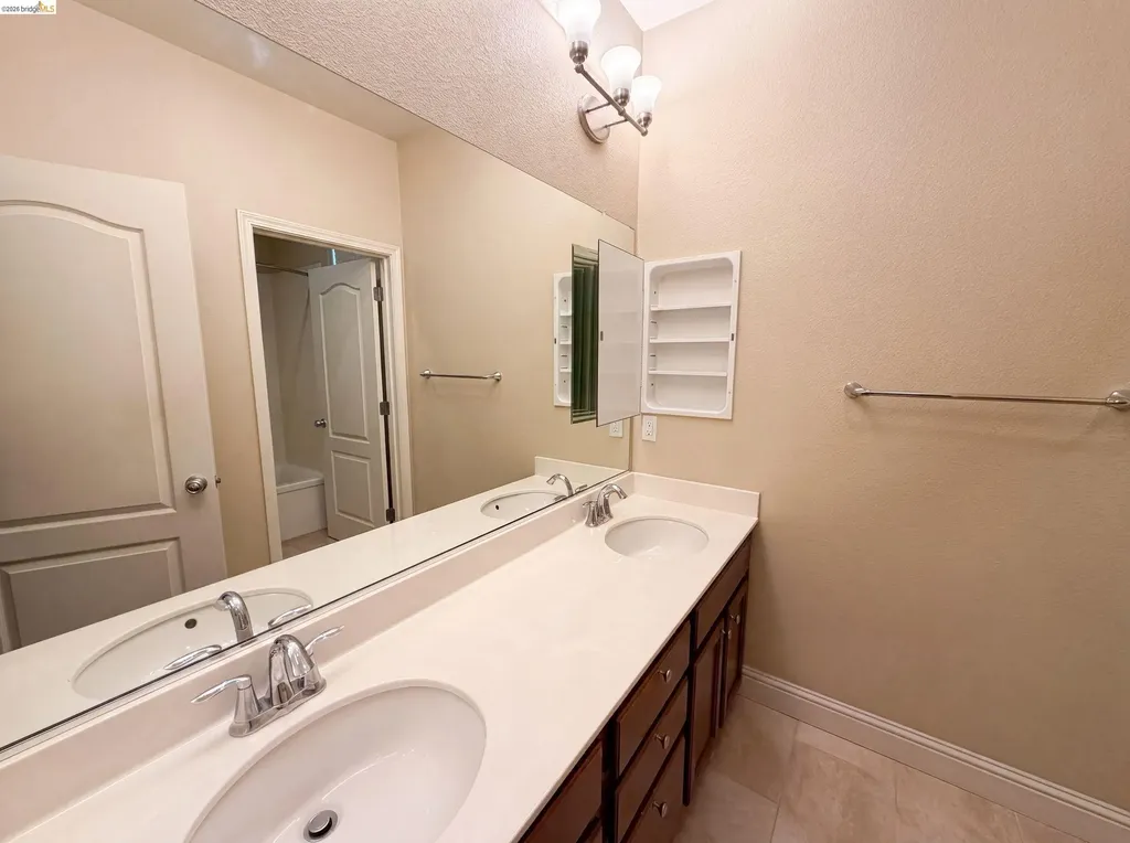 3087 Vittoria Loop Dublin CA 94568