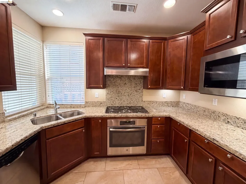 3087 Vittoria Loop Dublin CA 94568