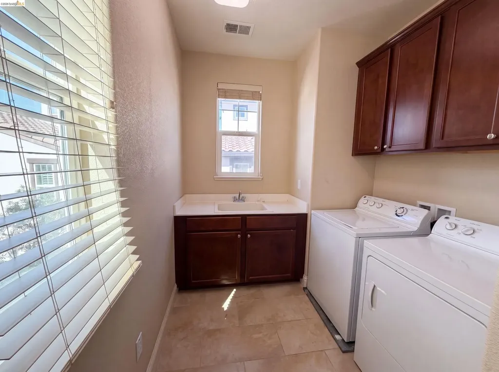 3087 Vittoria Loop Dublin CA 94568