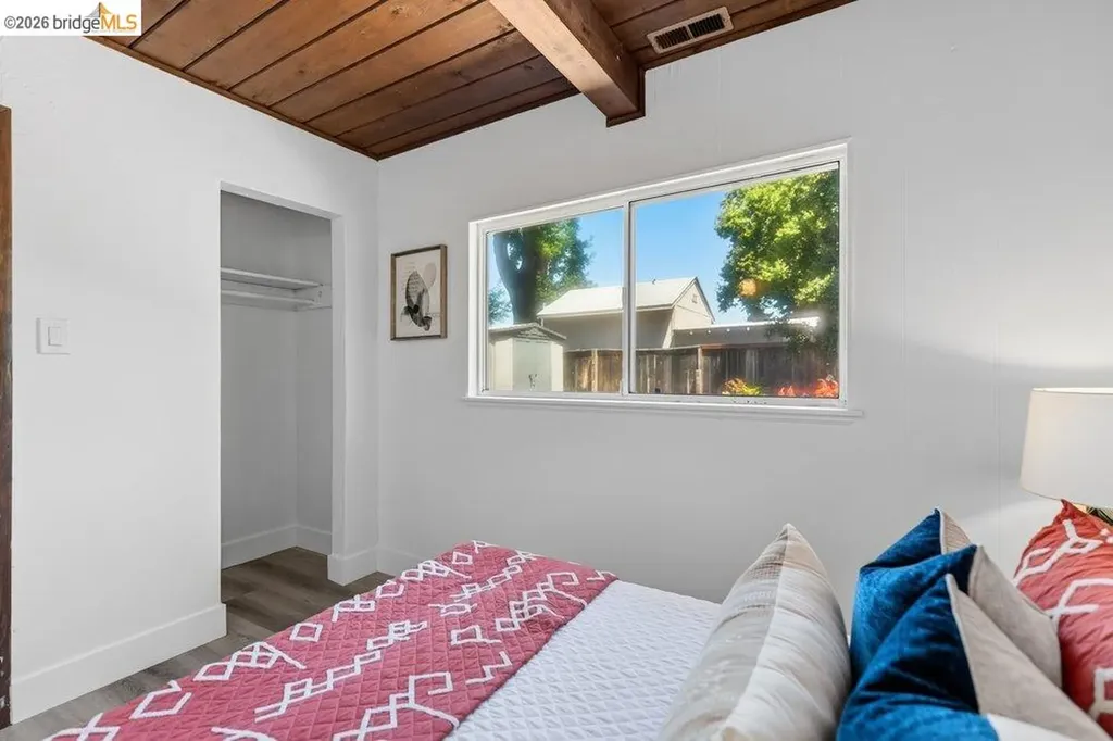 365 Redbud Lane Hayward CA 94541