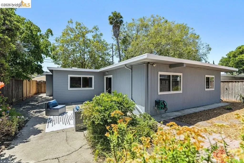 365 Redbud Lane Hayward CA 94541