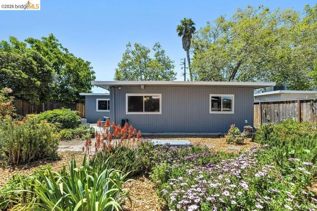 365 Redbud Lane Hayward CA 94541