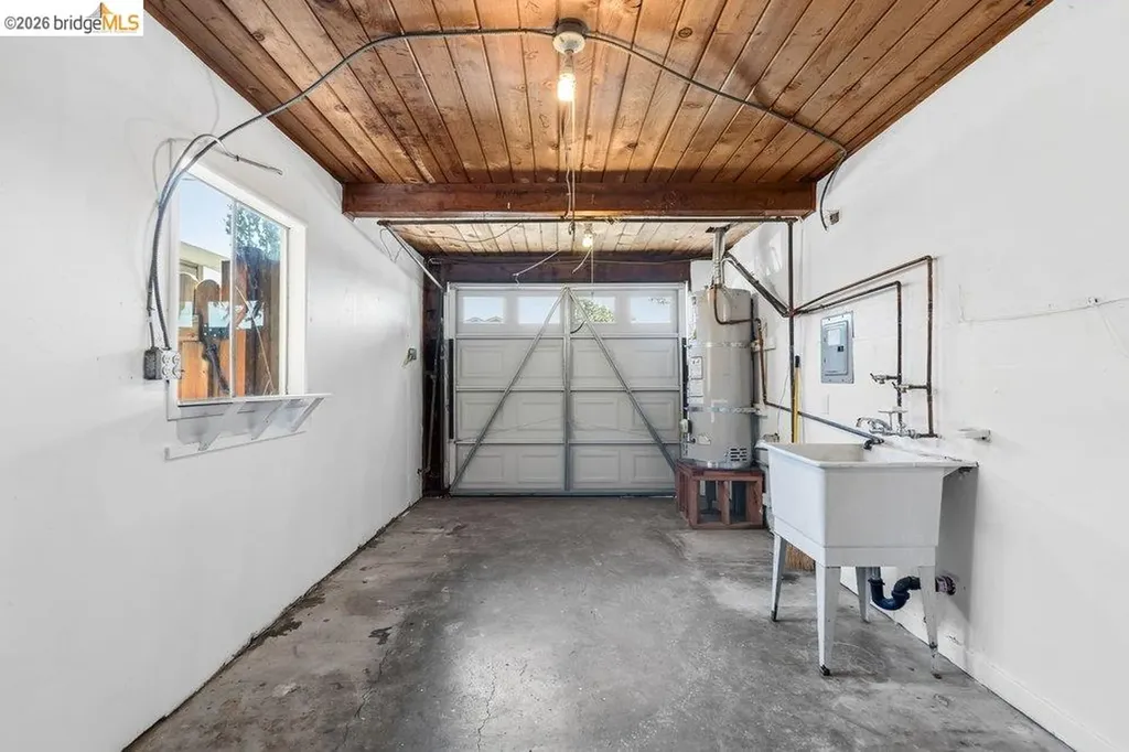 365 Redbud Lane Hayward CA 94541