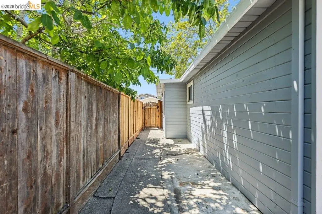 365 Redbud Lane Hayward CA 94541
