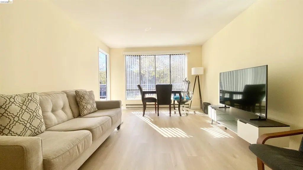 2 Commodore Drive Emeryville CA 94608