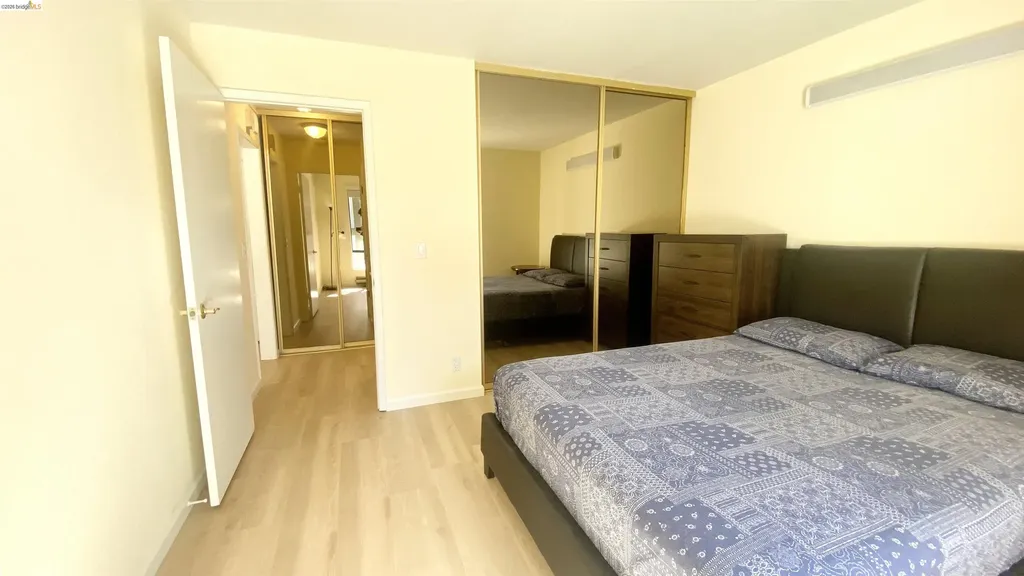 2 Commodore Drive Emeryville CA 94608