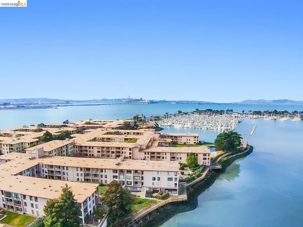 2 Commodore Drive Emeryville CA 94608