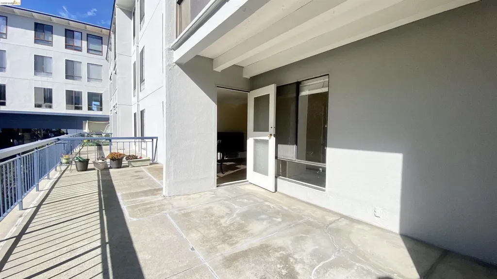 2 Commodore Drive Emeryville CA 94608
