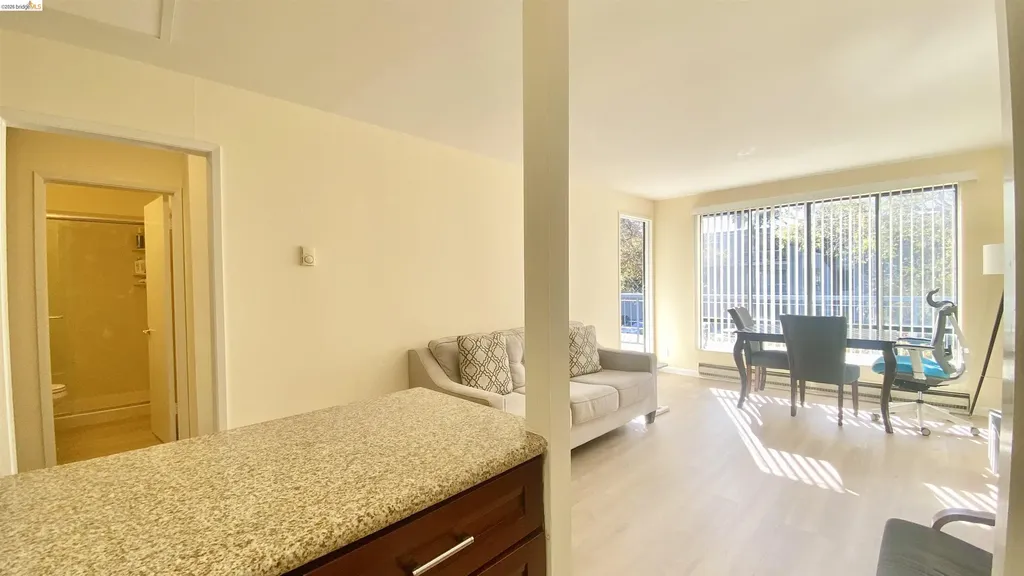 2 Commodore Drive Emeryville CA 94608