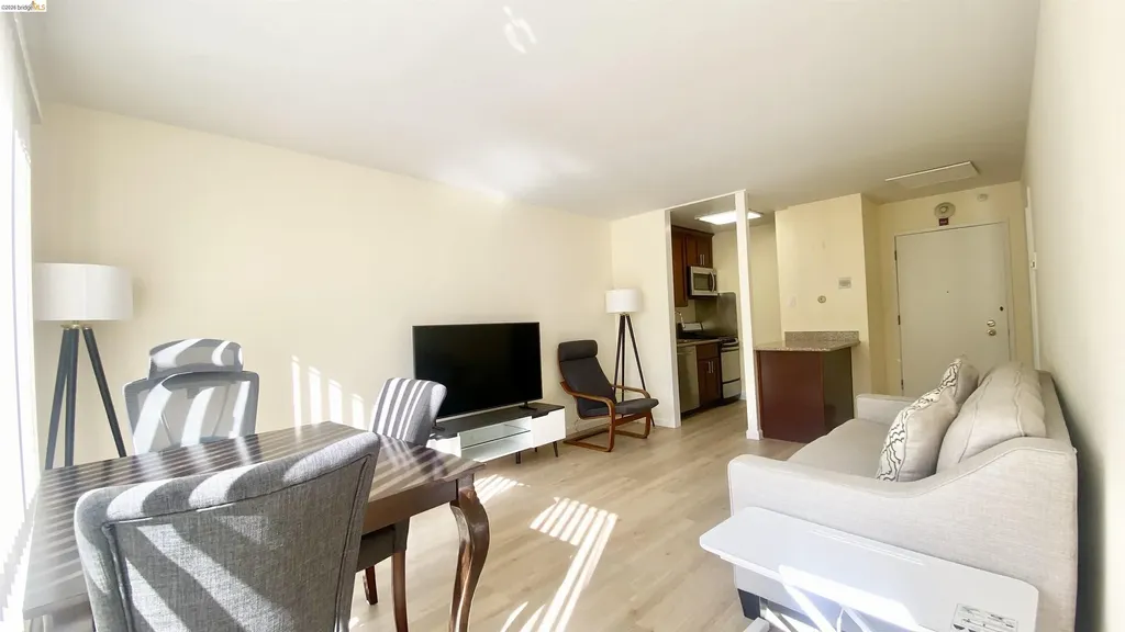 2 Commodore Drive Emeryville CA 94608