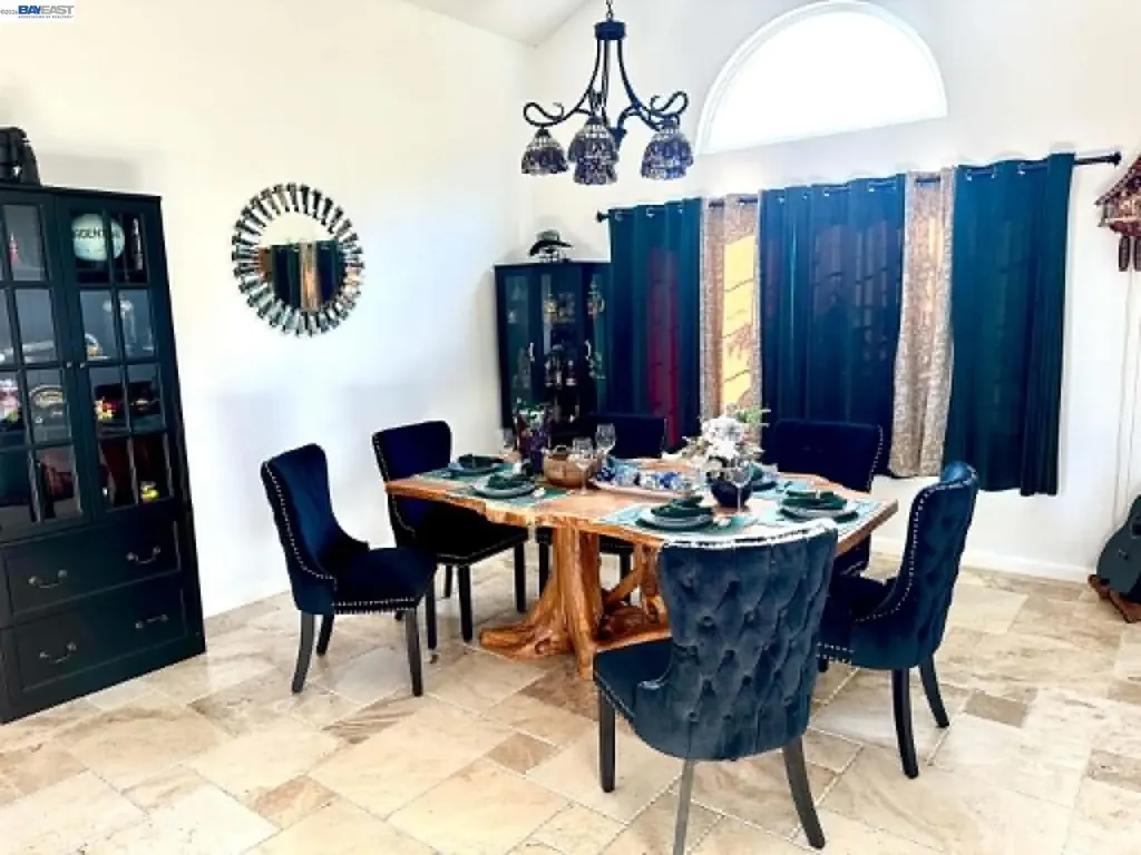 5182 Coach El Sobrante CA 94803