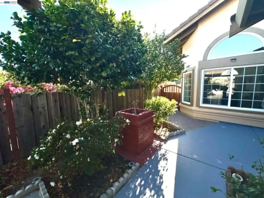 5182 Coach El Sobrante CA 94803