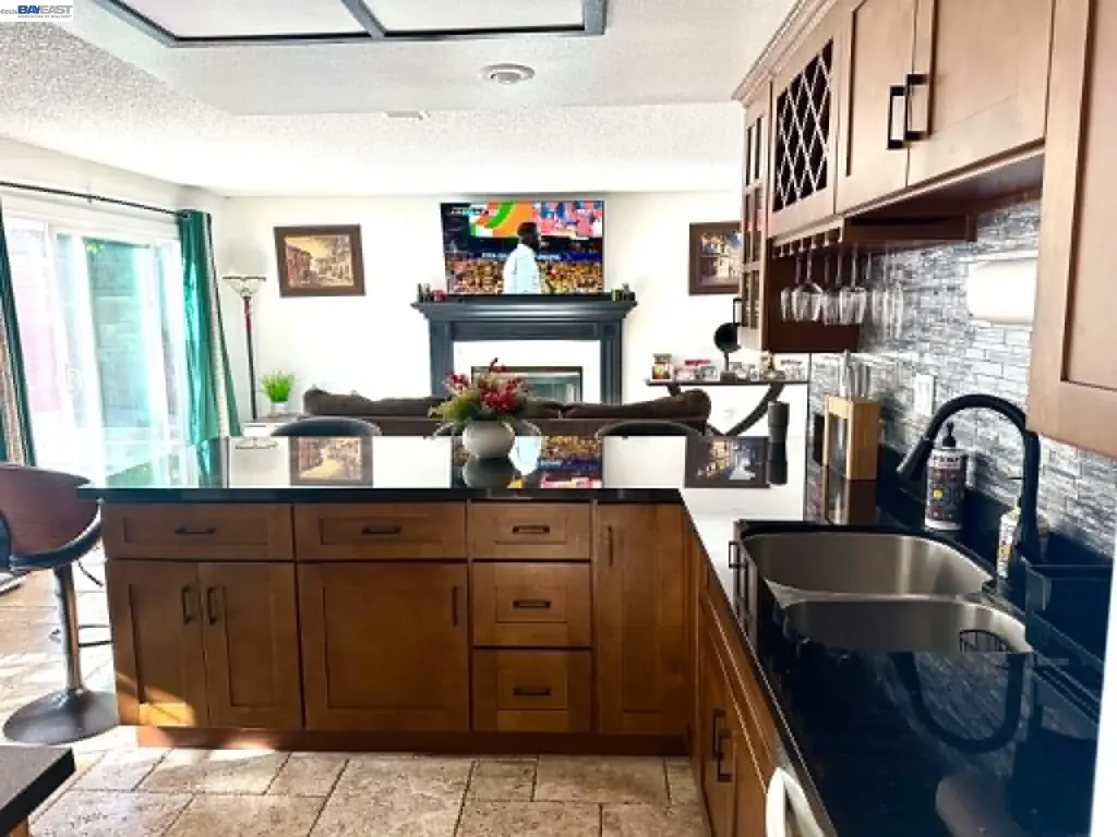 5182 Coach El Sobrante CA 94803