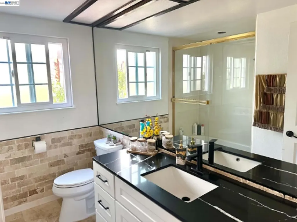 5182 Coach El Sobrante CA 94803