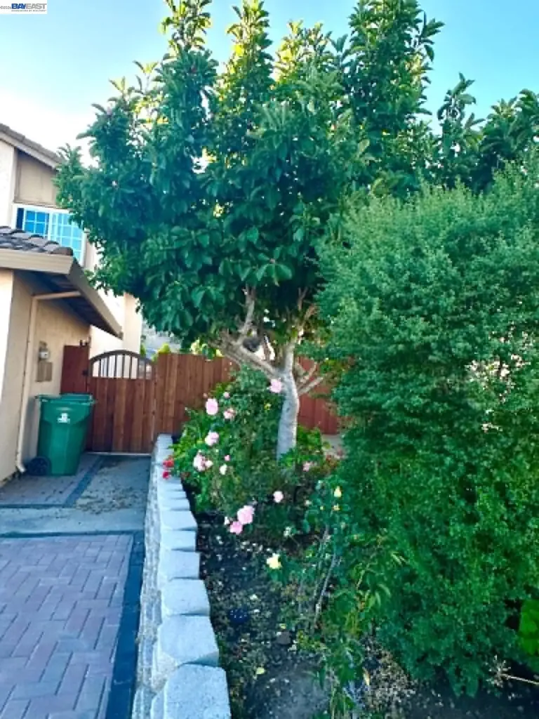 5182 Coach El Sobrante CA 94803