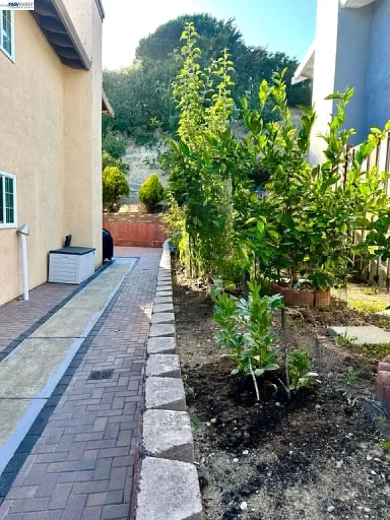 5182 Coach El Sobrante CA 94803