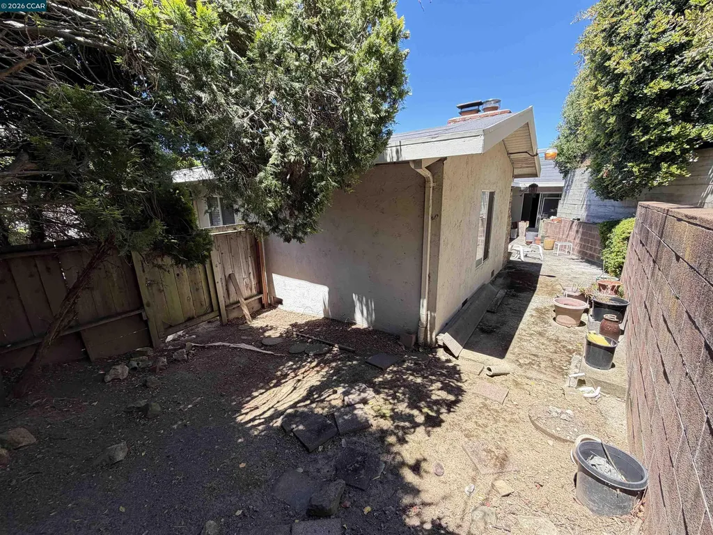 6635 Arlington Boulevard Richmond CA 94805