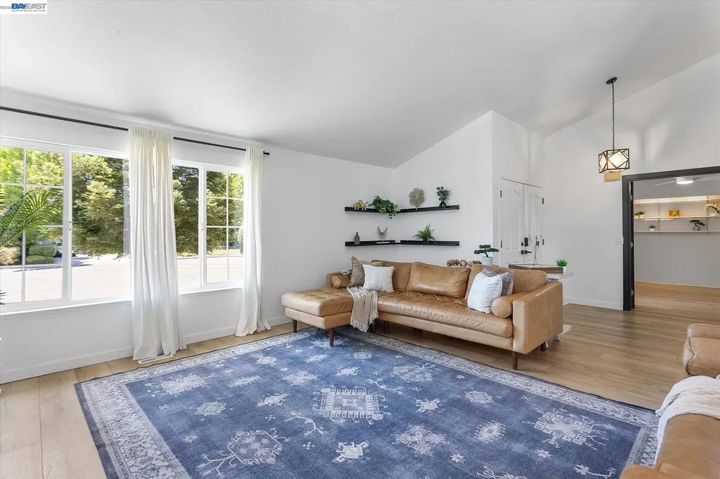 5736 Medallion Court Castro Valley CA 94552