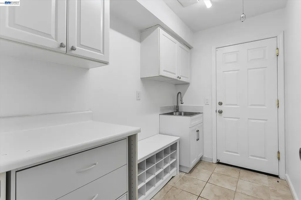 5736 Medallion Court Castro Valley CA 94552