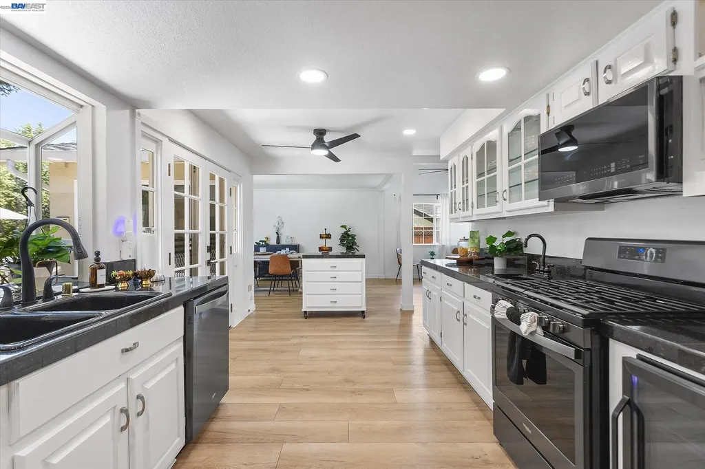 5736 Medallion Court Castro Valley CA 94552