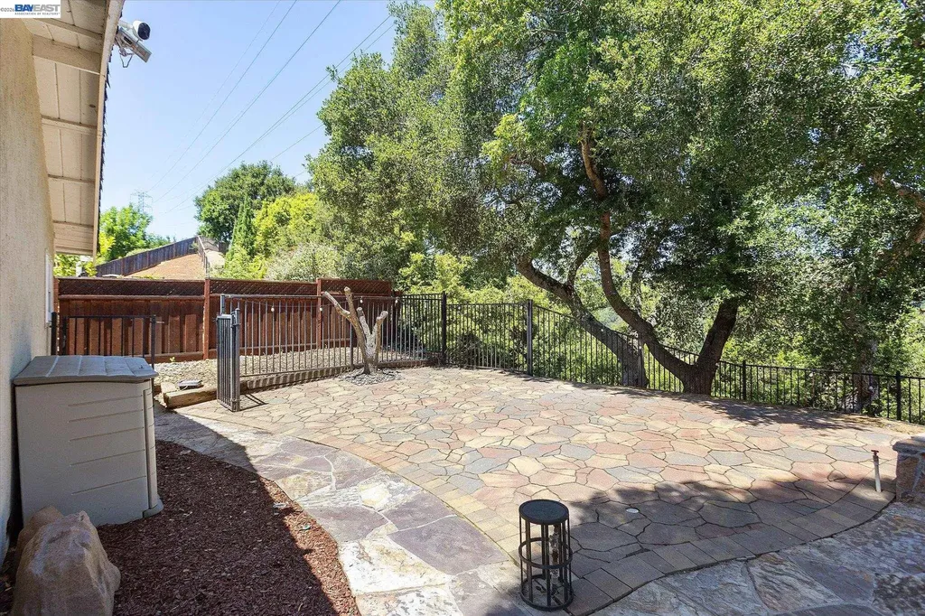 5736 Medallion Court Castro Valley CA 94552
