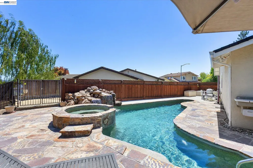 5736 Medallion Court Castro Valley CA 94552