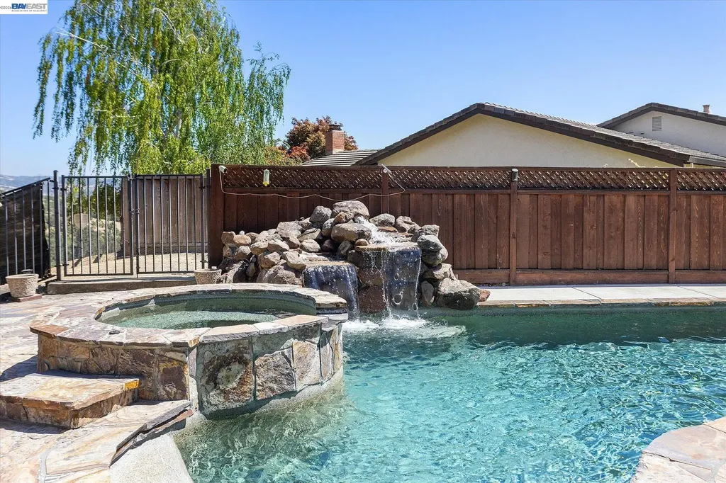 5736 Medallion Court Castro Valley CA 94552