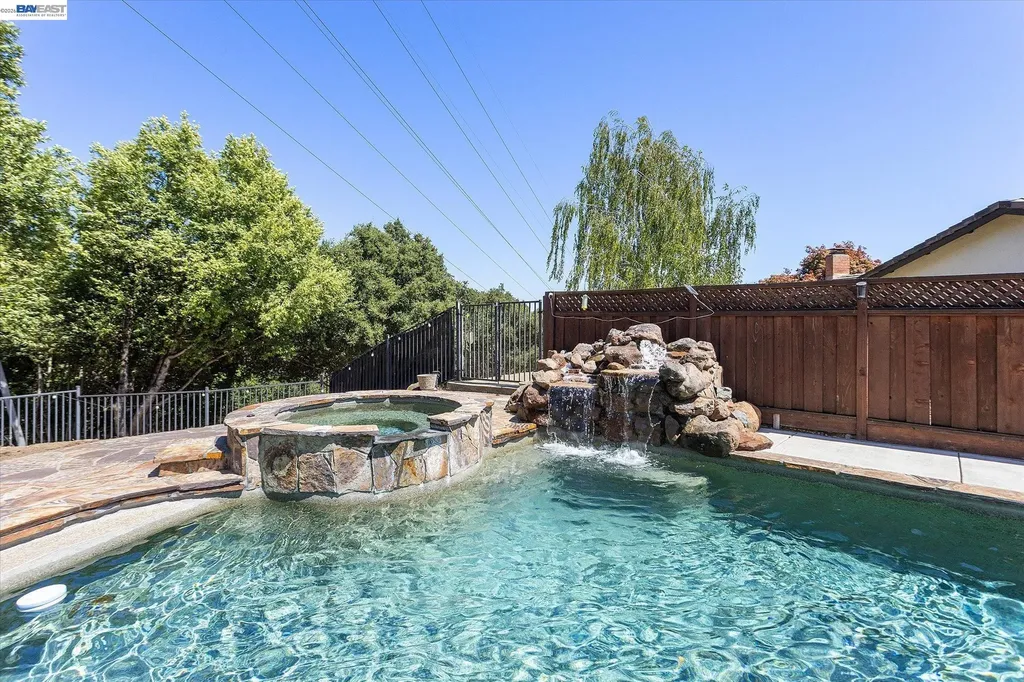 5736 Medallion Court Castro Valley CA 94552