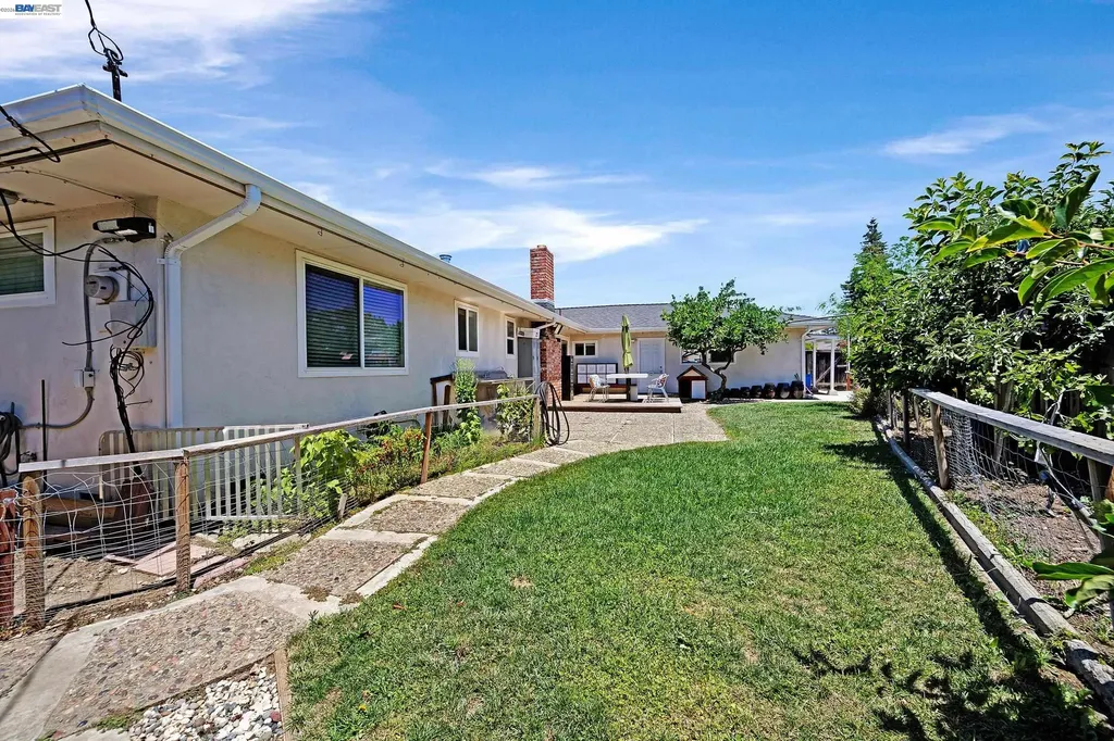 1742 Mendocino Drive Concord CA 94521