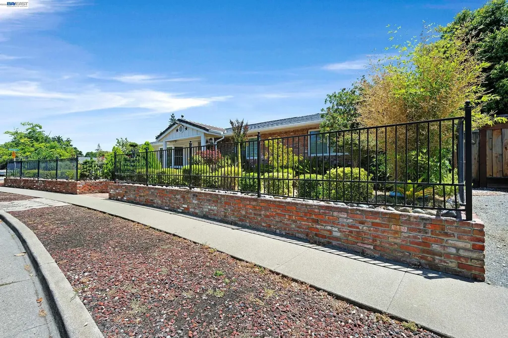 1742 Mendocino Drive Concord CA 94521