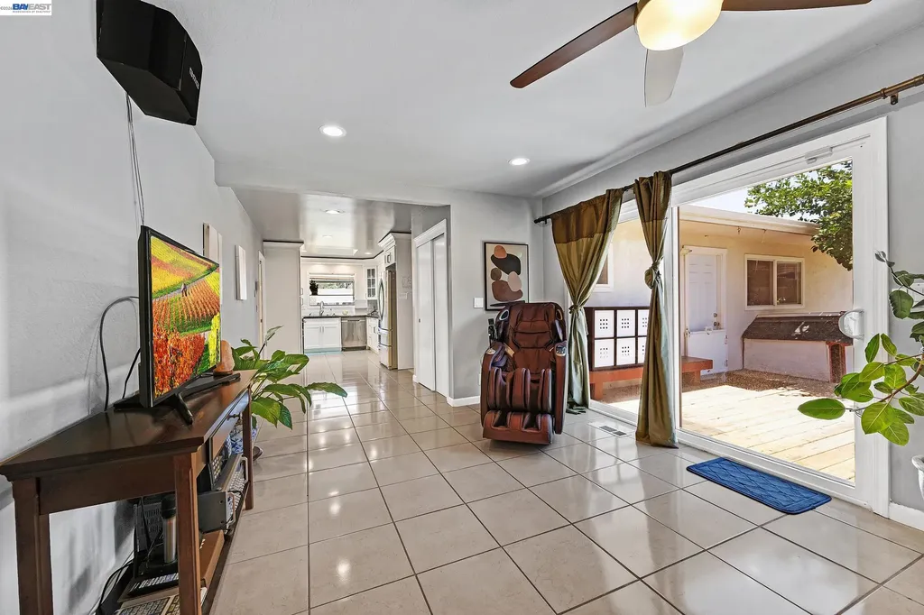 1742 Mendocino Drive Concord CA 94521