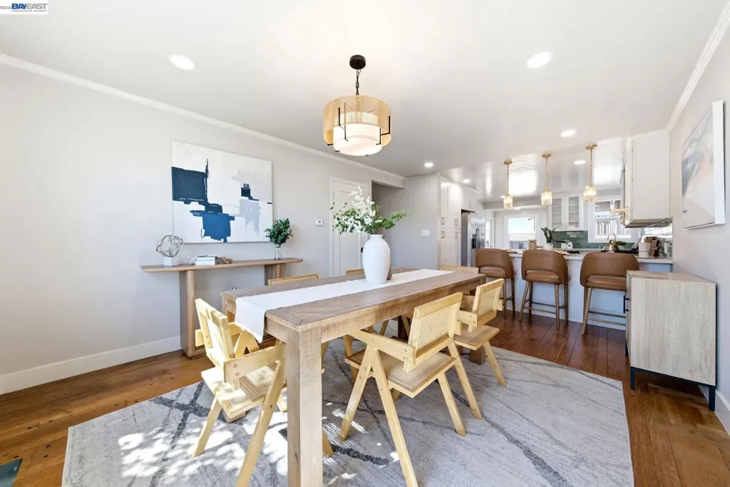 5901 Burlingame Avenue Richmond CA 94804