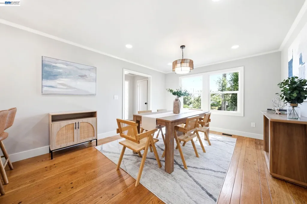 5901 Burlingame Avenue Richmond CA 94804
