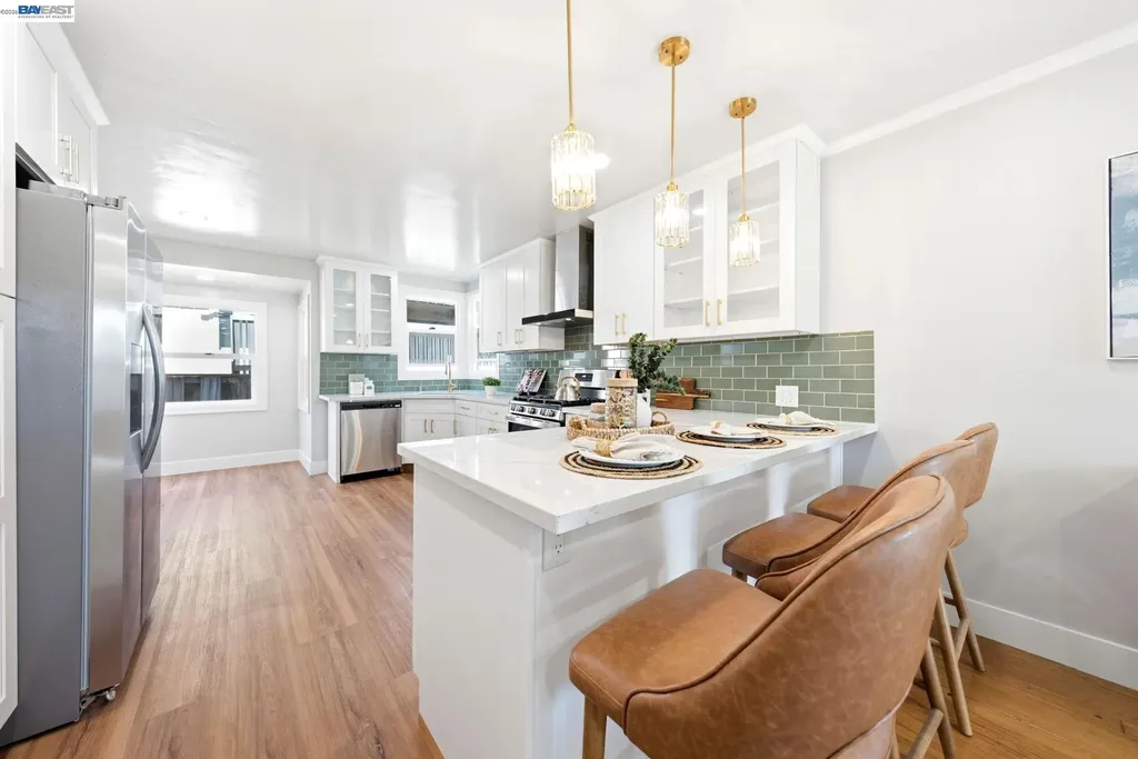 5901 Burlingame Avenue Richmond CA 94804