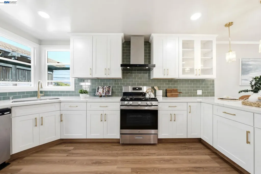 5901 Burlingame Avenue Richmond CA 94804