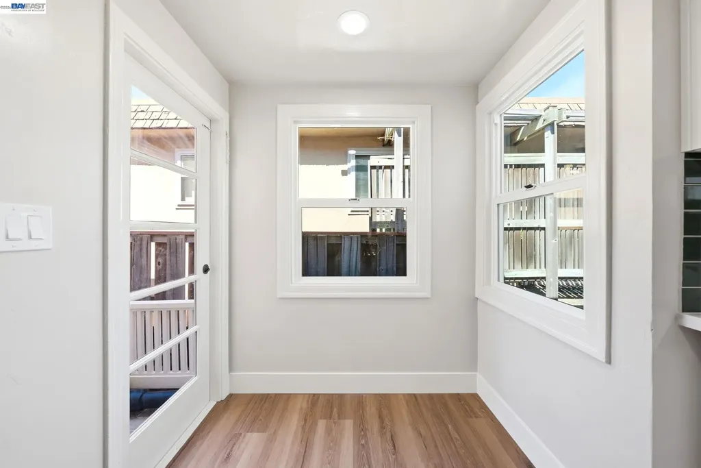 5901 Burlingame Avenue Richmond CA 94804