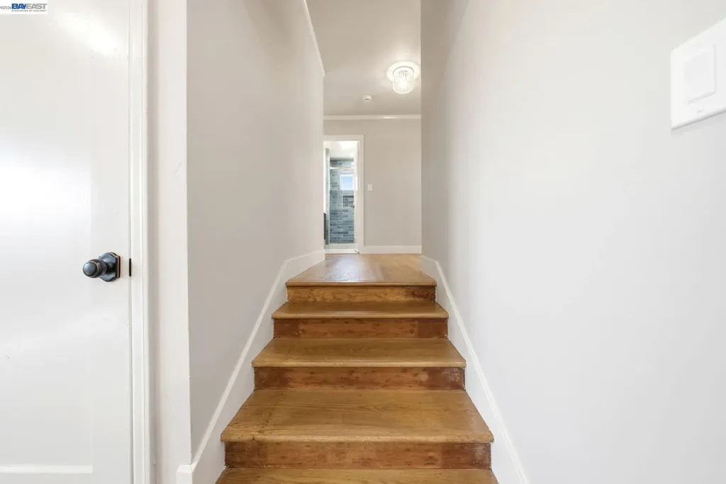 5901 Burlingame Avenue Richmond CA 94804