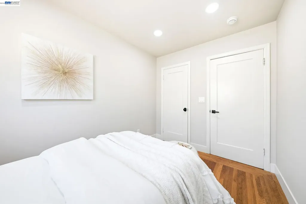5901 Burlingame Avenue Richmond CA 94804