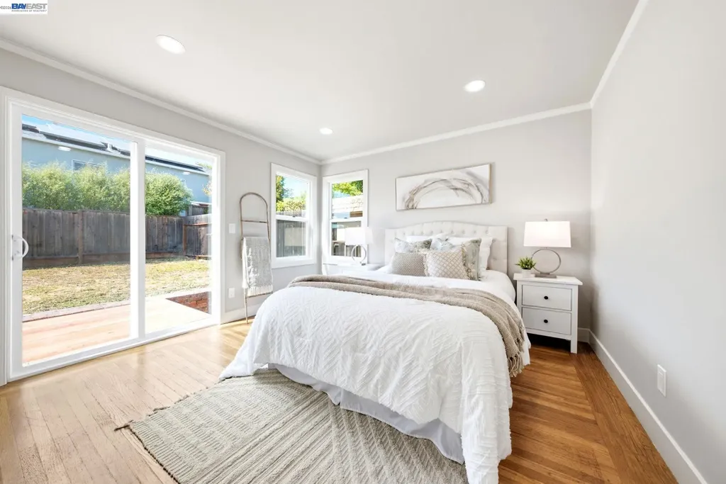 5901 Burlingame Avenue Richmond CA 94804