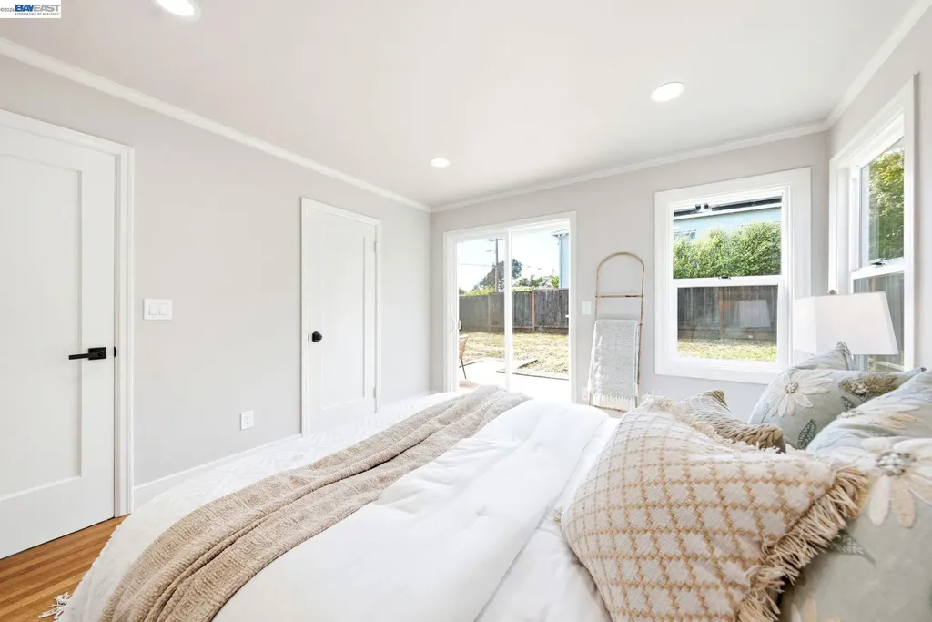5901 Burlingame Avenue Richmond CA 94804