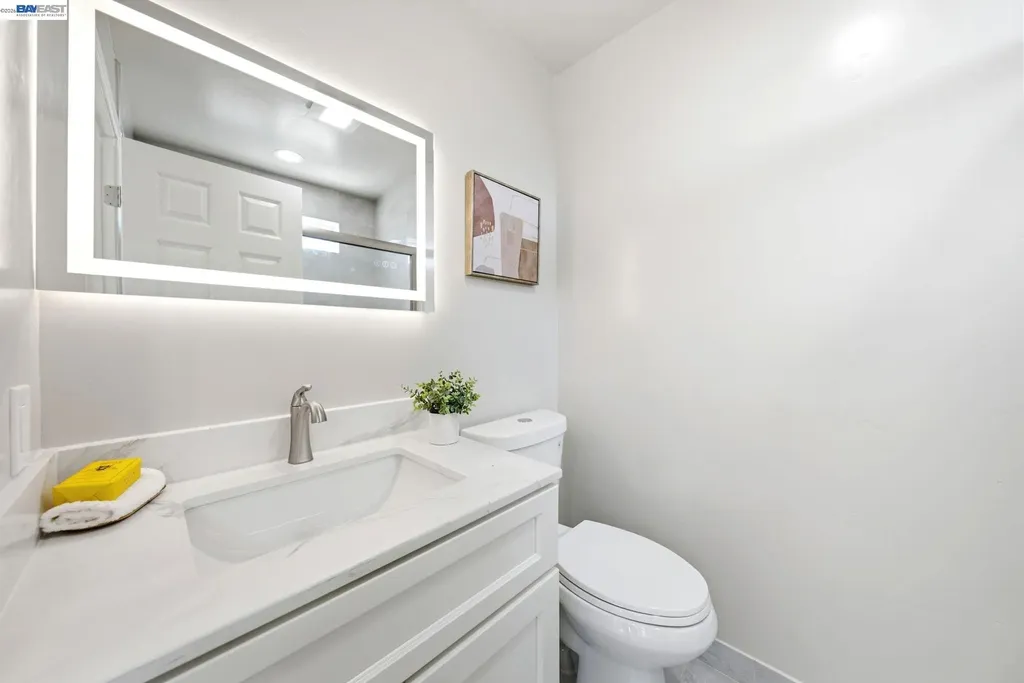 5901 Burlingame Avenue Richmond CA 94804