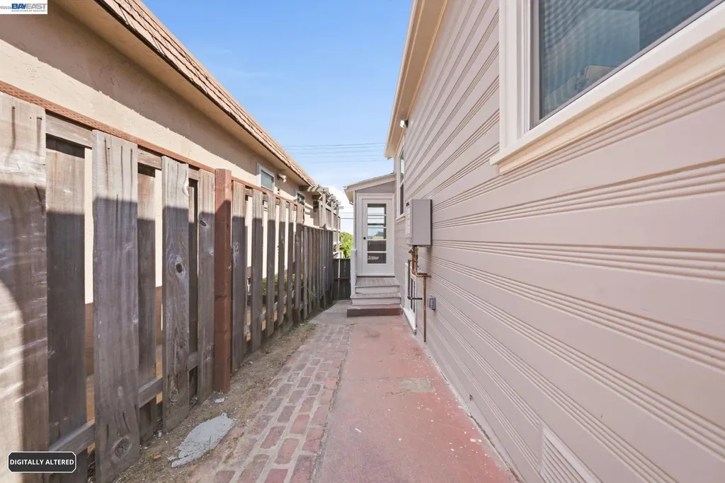 5901 Burlingame Avenue Richmond CA 94804