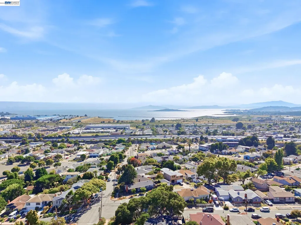 5901 Burlingame Avenue Richmond CA 94804