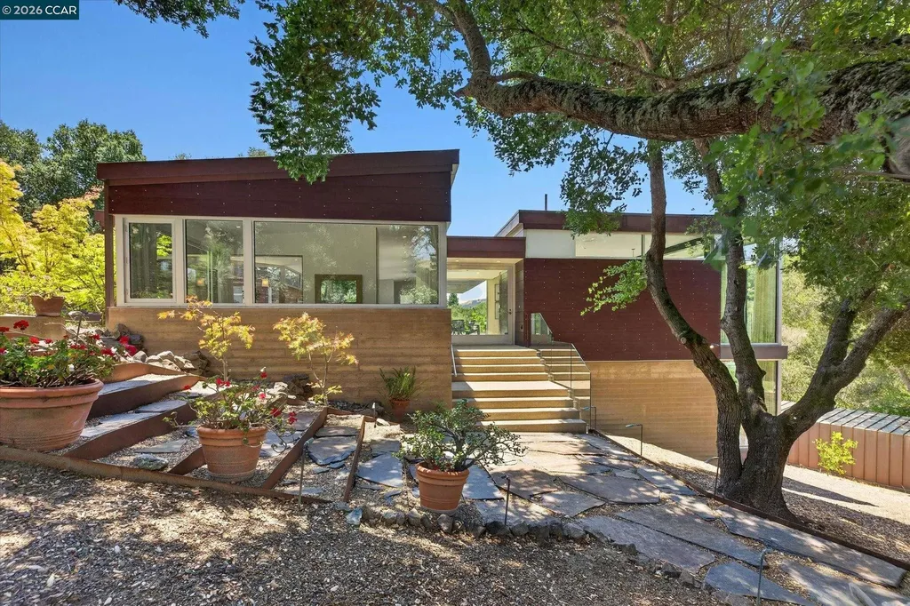 2 Crane Court Orinda CA 94563