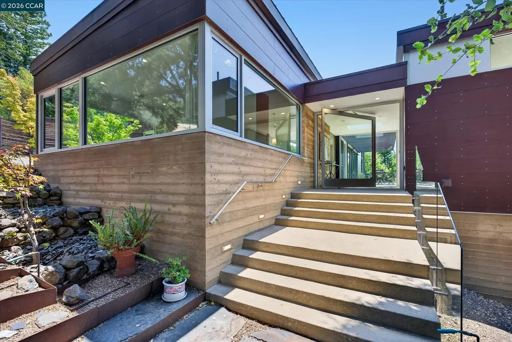 2 Crane Court Orinda CA 94563